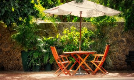 Mobiliario que no puede faltar en tu jardín en verano